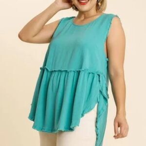 NWT Umgee teal sleeveless raw hem blouse